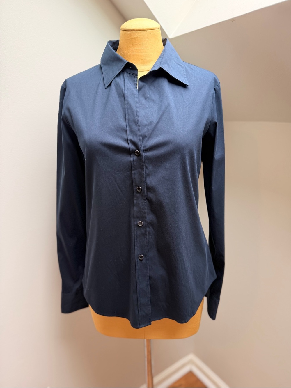 NWT Theory Larissa Classic Navy Button-Front Women's Shirt